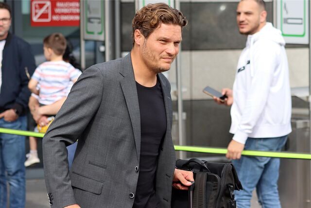 Edin Terzic am Dortmund Airport.