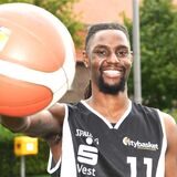 Basketball, 21. September 2023, Recklinghausen Neumarkt. Citybasket Recklinghausen stellt Zach Hinton vor. Der Spieler aus Los Angeles ist variabel einsetzbar auf dem Feld. Sein Debüt feiert er am kommenden Samstag im Kreisderby beim BSV Wulfen.