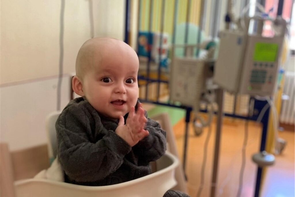 Der kleine Metehan während der Behandlung in der Dortmunder Kinderklinik Der kleine Metehan während der Behandlung in der Dortmunder Kinderklinik