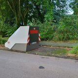 Der Panzerblitzer in der Ostseestraße in Recklinghausen, dessen Linse mit roter Farbe besprüht wurde.
