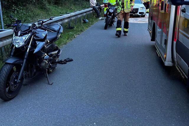 Ein Audi ist am Dienstagabend auf der A43 in Haltern auf ein Motorrad aufgefahren.