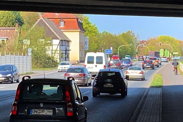 Die Brücke zwischen Ikea und Kaufland steht kurz vor dem Abriss. Die Autobahngesellschaft kündigte jetzt Sperrungen an.