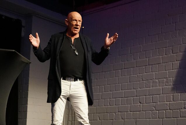 Joe Bausch, bekanntes Tatort-Gesicht, gastierte in der Galerie der Traumfänger in Dorsten.