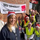 Für mehr Lohn streiken Ute Wendel und weitere Kaufland-Mitarbeiter.