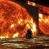 So nah sollte man der Sonne in der Realität nicht kommen – bei der Ausstellung „Kosmos“ ist das kein Problem.
