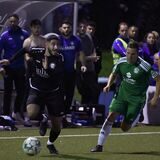 Abdulhai Aljouk sprintet auf das Holzwickeder Tor von Til Busemann zu – der VfL Kamen ist im Pokal im Vorwärtsgang und steht im Halbfinale.