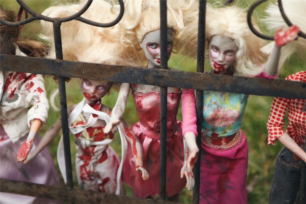 gruselige barbie puppen