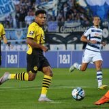 Paul Besong schießt den Ball aufs Tor.