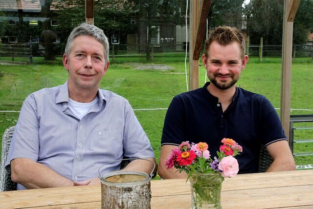 Kreislandwirt Georg Schulte Althoff (l.) und Landwirt Jan Bromenne aus Lippramsdorf.