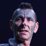 Kurt Späth ist der wohl extremste Artist beim „Zirkus des Horrors“ in Dortmund. Das Blut auf seiner Stirn ist echt.