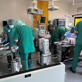 Mediziner bei einer Operation