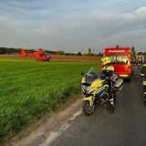 Ein Hubschrauber landete am Montagabend auf einem Feld in Dorsten-Rhade.