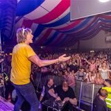 Mickie Krause war am letzten Abend des Dortmunder Oktoberfests im Festzelt.
