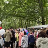Trotz des grauen Wetters kamen viele Menschen zum Volksparkfest 2023 nach Alt-Marl.