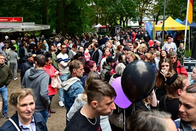 Volksparkfest 2023 in Alt-Marl: Rund 10.000 Menschen genossen die größte Marler Open-Air-Party des Jahres.