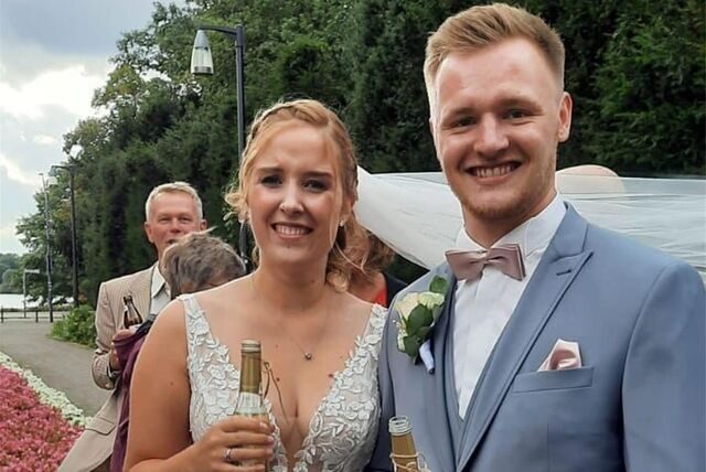 Aileen und David Tekath nach der Hochzeit.