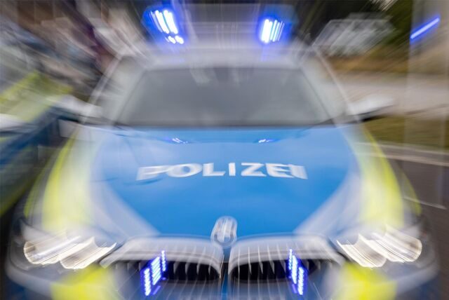 Die Polizei sucht Zeugen nach einem Unfall.