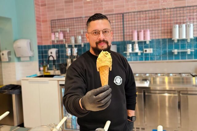 Jose Marciel arbeitet bei Ice Cream United und hat bereits Erfahrung als Eismacher in Süddeutschland gesammelt.