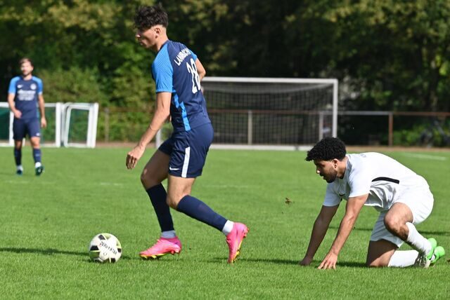 Alper Delibas behauptet den Ball.