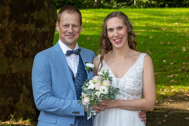 Janine (geborene Kaiser) und Nils Weber lernten sich parallel beim Klettern als auch beim Onlinedienst Tinder kennen.
