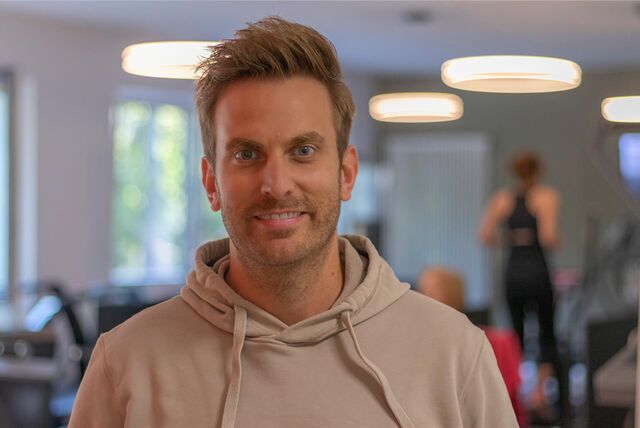 Phillip Kunz (36) steht in der Trainingslounge in Datteln.