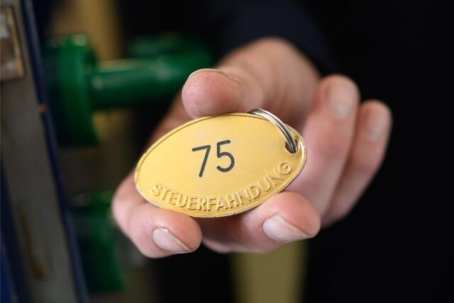 goldene plakette steuerfahndung