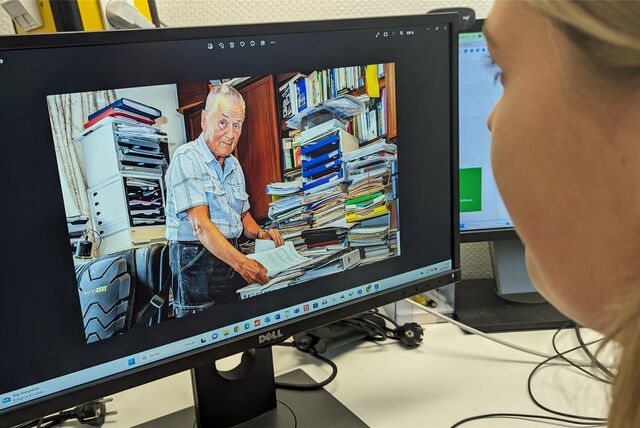 Hermann Kipnowski in seinem Büro