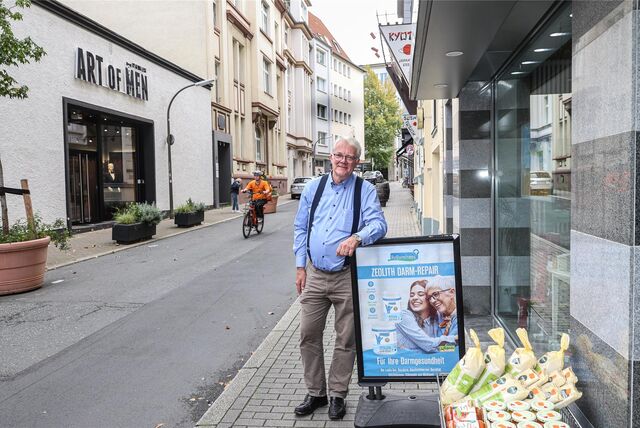 Geschäftsmann Thoms Pape aus dem Reformhaus Vita Naturalis kann den Plänen der Stadt in der bisherigen Form wenig abgewinnen.