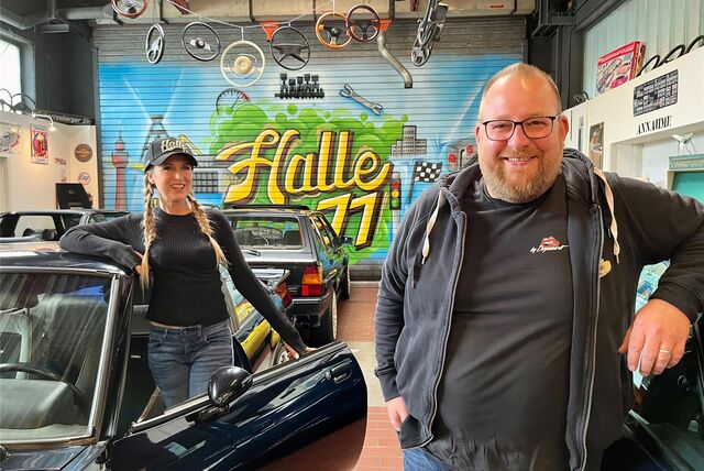 Marco Degenhardt und seine Frau Nadine betreiben das Museum „Halle77“ für Old- und Youngtimer in Dortmund. Aktuell sind dort jedoch keine Besucher zugelassen.