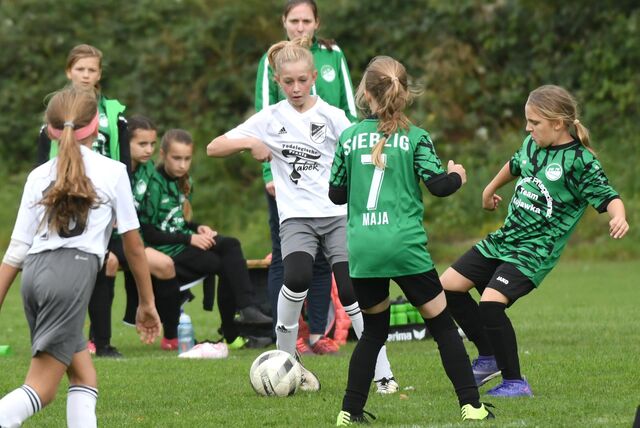 Ende September besiegten die D-Juniorinnen von Victoria Habinghorst, die in der Kreisliga ohne Wertung mitspielt, die SG Herne 70 mit 6:1.