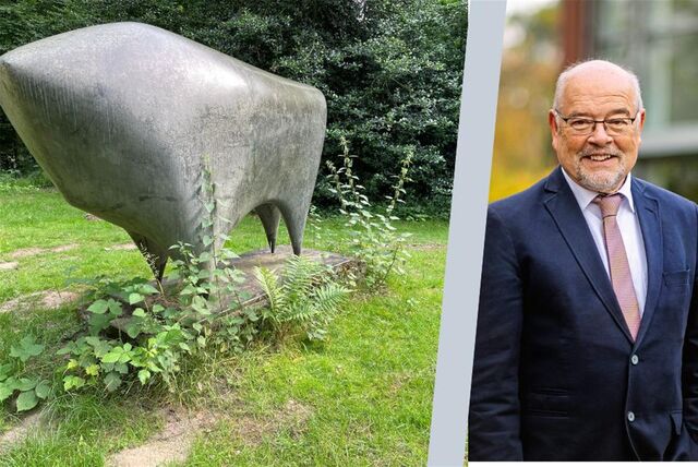 Karl-Heinz Dargel (re.) hat die Initiative zu den Skulpturenpatenschaften in Marl angestoßen. Er pflegt zusammen mit Werner Müller den Stier am Gänsebrink in Marl.