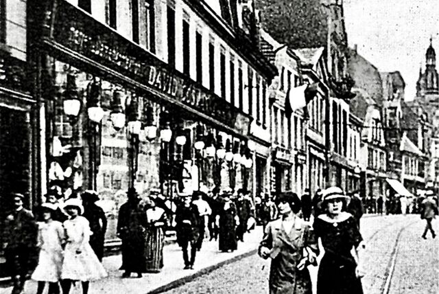 Das Schwarz-Weiß-Repro zeigt eine alte Aufnahme von Recklinghausen.