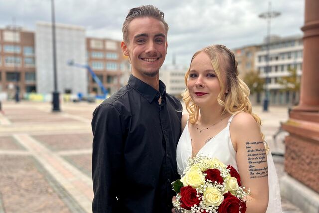 Tony (18) und Sandra (21) aus Dortmund haben geheiratet.