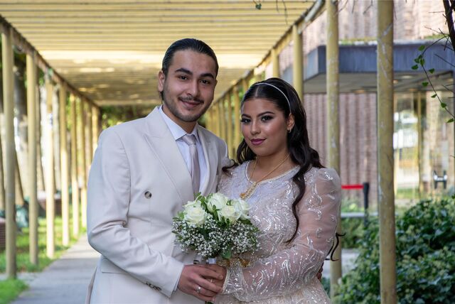 Miriam (geborene Rihani) und Eren Kurttekin kennen sich seit Kindesbeinen an. Bei einem Sport-Event trafen sie sich wieder.