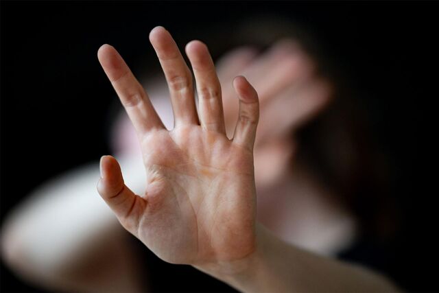 Ein 79-jähriger Rentner aus der Südstadt hat am Bochumer Landgericht einen sexuellen Übergriff auf seine Nachbarin zugegeben.  (Symbolbild)