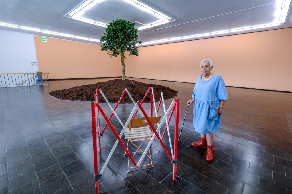 Die belgische Künstlerin Marianne Berenhaut in der Kunsthalle Recklinghausen Die belgische Künstlerin Marianne Berenhaut in der Kunsthalle Recklinghausen