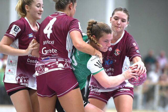 Handball 3. Liga Nord-West, PSV Recklinghausen. Kreisläuferin Annika Fricke.
