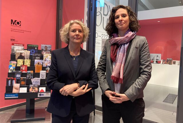 Seit März 2022 fungieren Dr. Regiona Selter und Dr. Florence Thurmes als Doppelspitze des Museums Ostwall im Dortmunder U. Jetzt verlässt Thurmes Dortmund schon wieder.