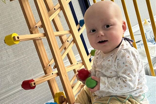 Metehan kurz nach der Knochenmarktransplantation im Oktober 2023 im Düsseldorfer Uniklinikum.