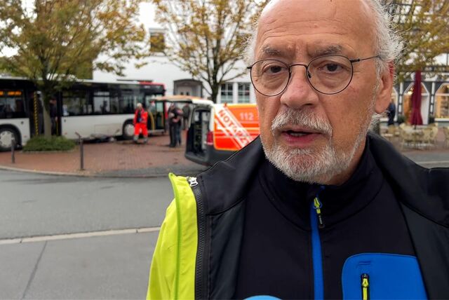 Busunfall am Markt in Kamen. Augenzeuge Alfred Mallizky