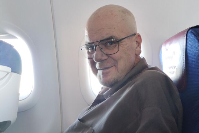Peter Heil im Flugzeug