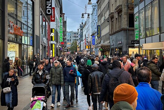Der Westenhellweg war während des verkaufsoffenen Sonntags zum Hansemarkt im vergangenen Jahr gut besucht. Händler fordern, eine flexiblere Öffnung generell an Sonntagen.