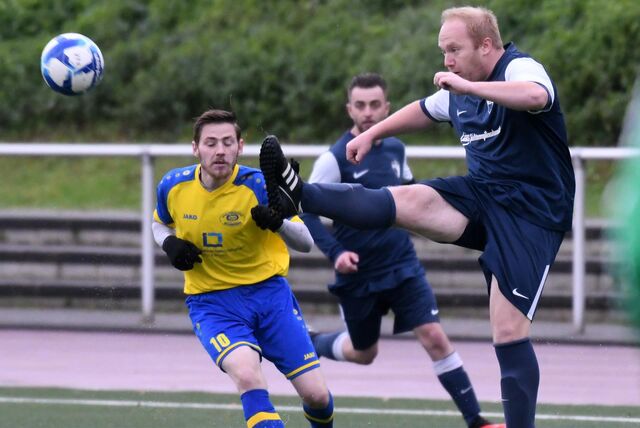 In der Kreisliga B festigte der VfR Rauxel durch ein 2:0 im Derby gegen Spvg Schwerin II (13.) durch Tore kurz vor sowie kurz nach der Halbzeit seinen siebten Platz.