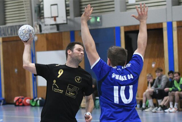Die HSG Rauxel 2 gewann das Kreisklassen-Topspiel gegen den FC Schalke 04 deutlich mit 35:20 und haben jetzt drei Punkte Vorsprung auf alle Verfolger.