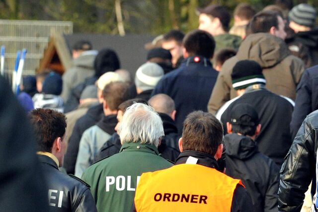 In einer westfälischen Kreisliga wurde ein Ordner attackiert.