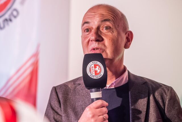 DFB-Präsident Bernd Neuendorf äußerte sich bei der Auslosung der Vorrunden-Gruppen der Dortmunder Hallenstadtmeisterschaft zu den Gewaltvorfällen im Amateurfußball.