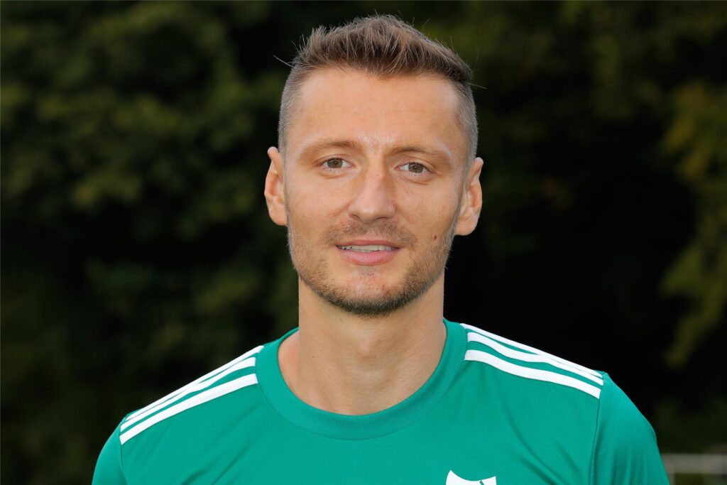 Kamil Bednarski als Spieler beim BSV Schüren. Kamil Bednarski als Spieler beim BSV Schüren.
