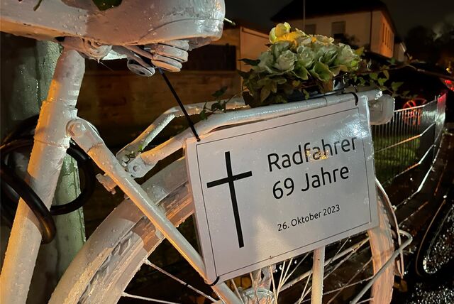 Ein Geisterrad steht seit Freitagnachmittag (10.11.) in der Moltkestraße.