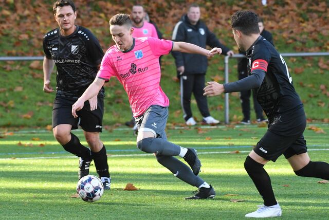 Durch ein 5:0 im Kreisliga-B-Derby gegen SG Arminia/Victoria II schraubte Spitzenreiter Wacker Obercastrop II seine Bilanz auf 90:0 Tore.