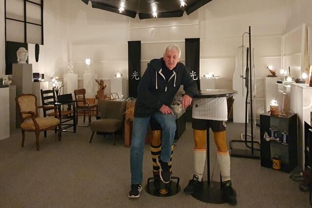 Künstler Walter Dückino in seinem Atelier im alten Zechengebäude in Oer-Erkenschwick